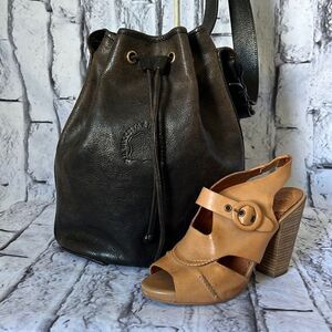Il Vakketta dark brown vintage bucket crossbody